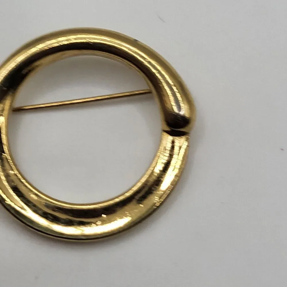 Vintage Minimalist Brooch Signed Monet Gold Tone PIN 1.25” Round Pendant MCM